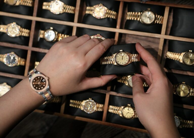 Compraventa de relojes. Compramos su reloj en Torrent.